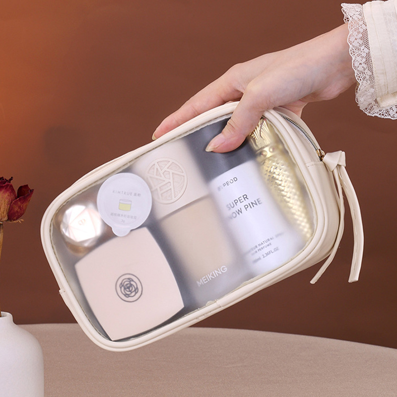 Matowa, półprzezroczysta kosme – Luxury Skincare Box recenzja i cena