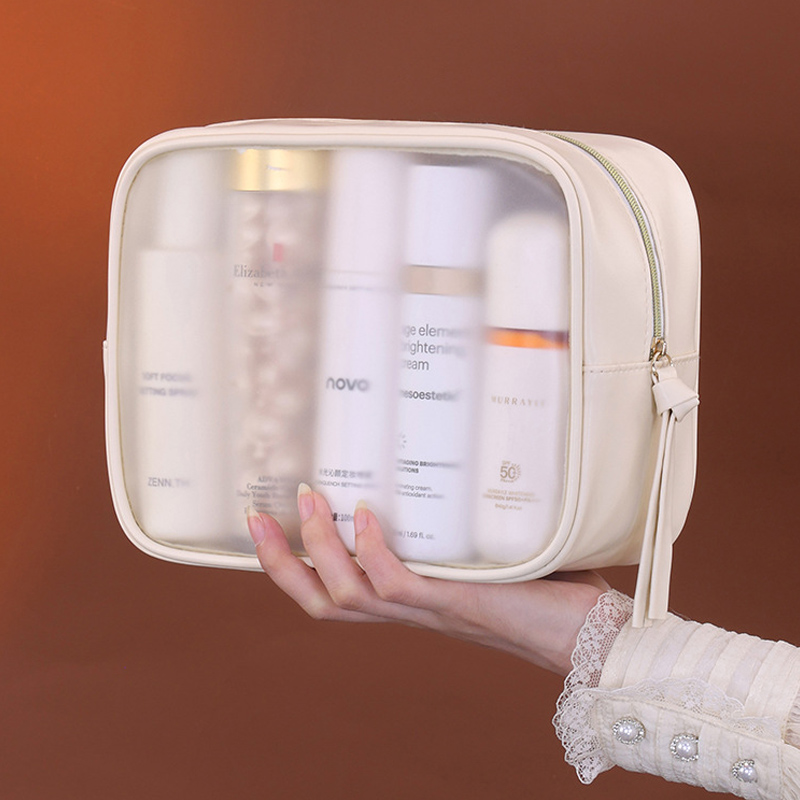 Matowa, półprzezroczysta kosme – Luxury Skincare Box recenzja i cena