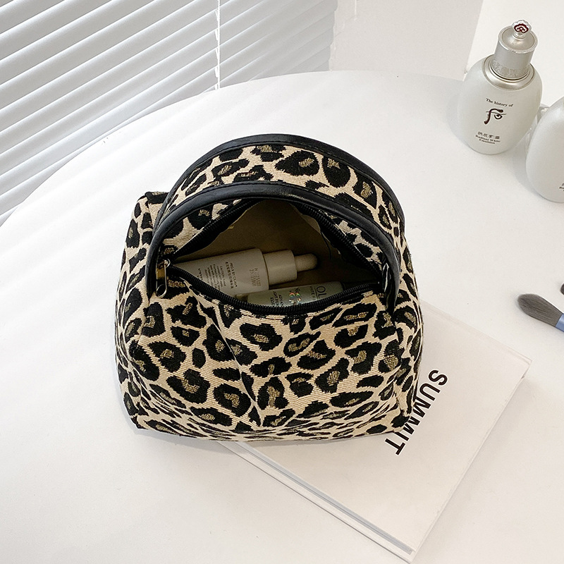 Kosmetyczka w panterkę Luksuso – Luxury Skincare Box recenzja i cena